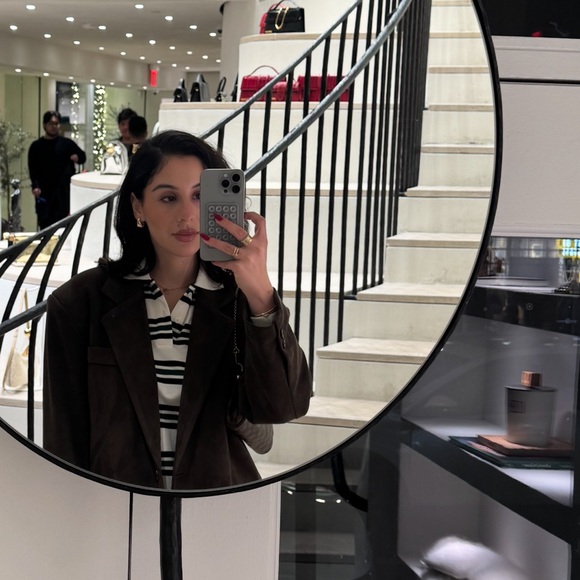 Meet your Posher, Mellina - Picture 1 of 1